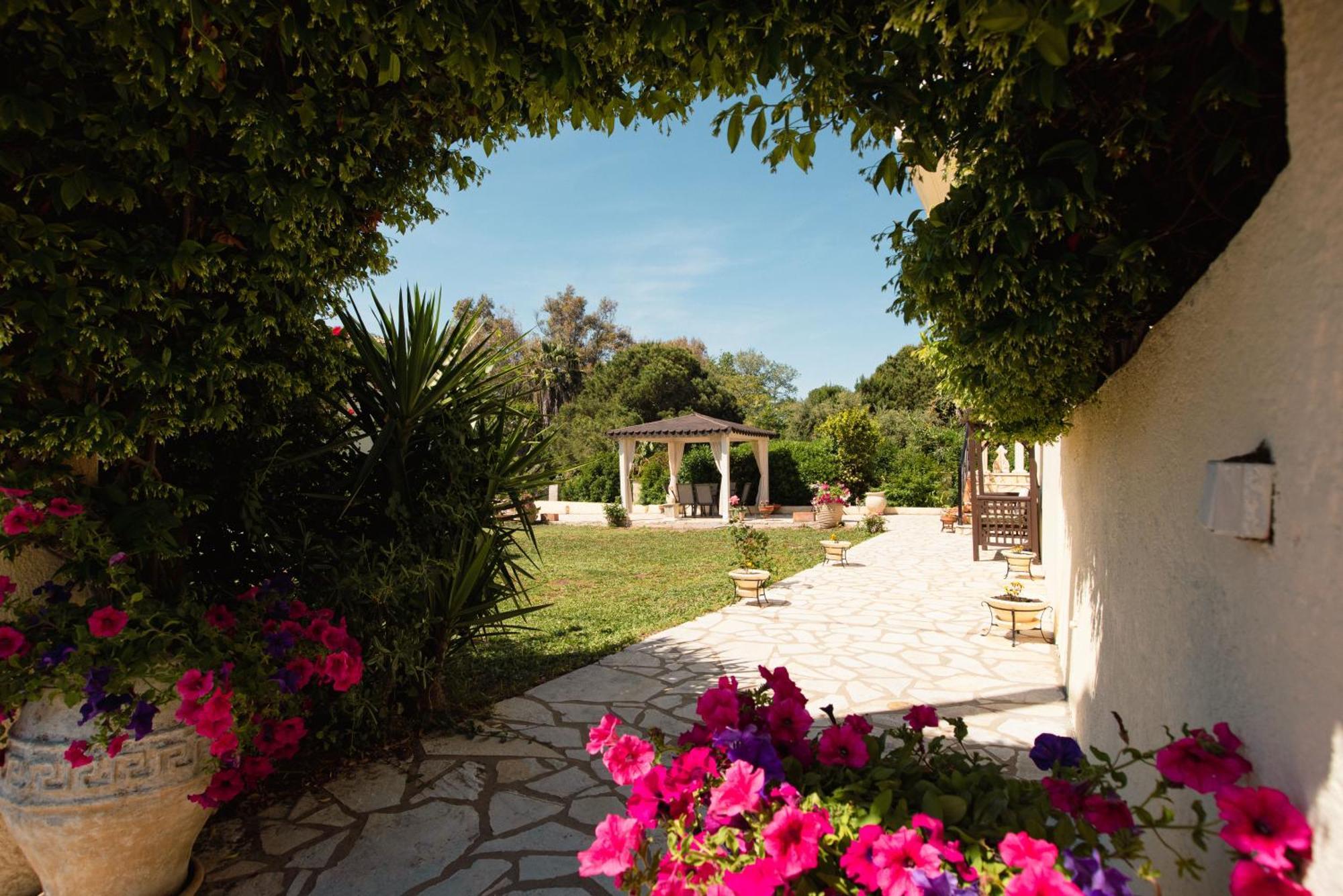 Angelique Apartments Agios Georgios  Luaran gambar